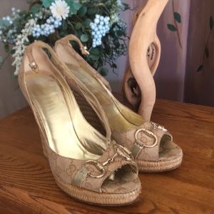 Cloth,with leather sole,lift in good shape.